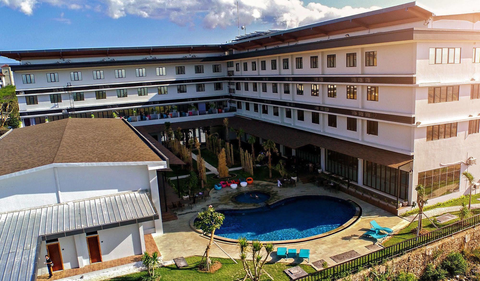 Neo Eltari Kupang By Aston Hotell Exteriör bild