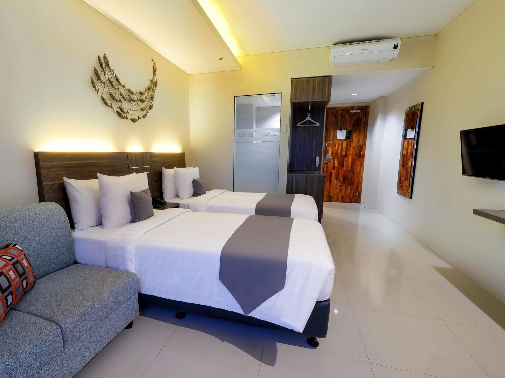 Neo Eltari Kupang By Aston Hotell Exteriör bild